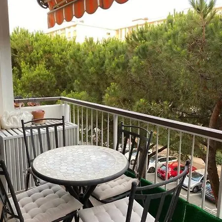 Cagnes-sur-mer, 50m De La Mer, 3 P, Parking *