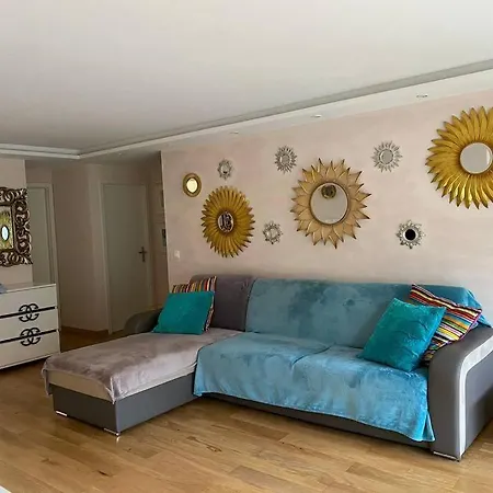 Cagnes-sur-mer, 50m De La Mer, 3 P, Parking *